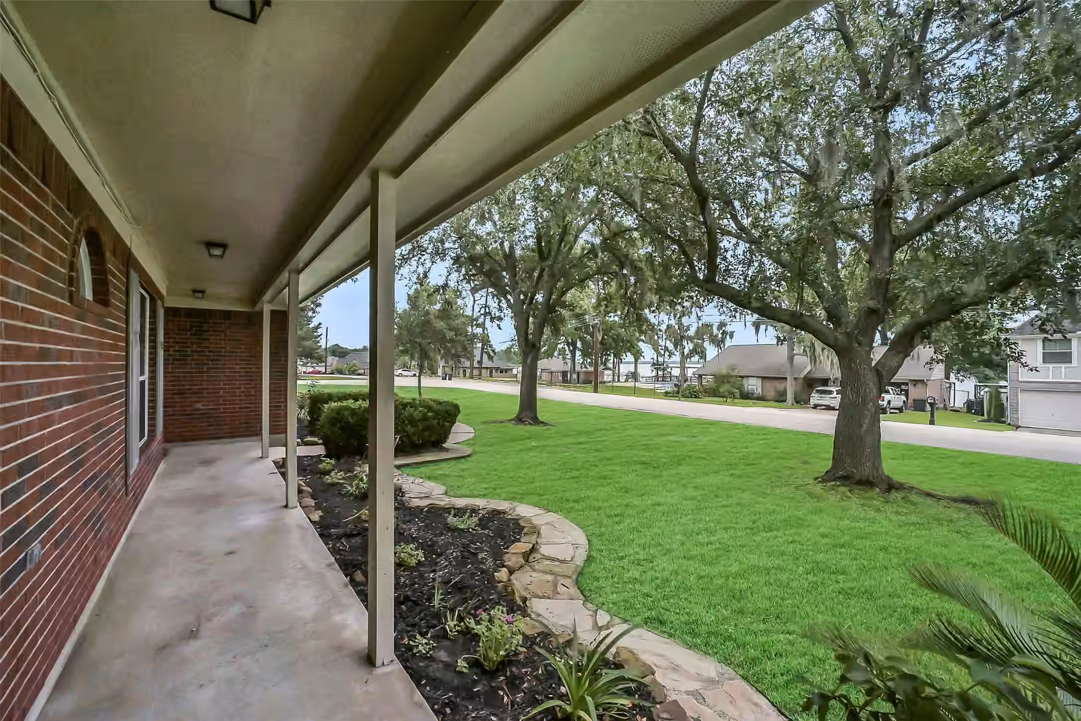 Photo 4 of 18403 Bluffview Drive, Crosby, TX