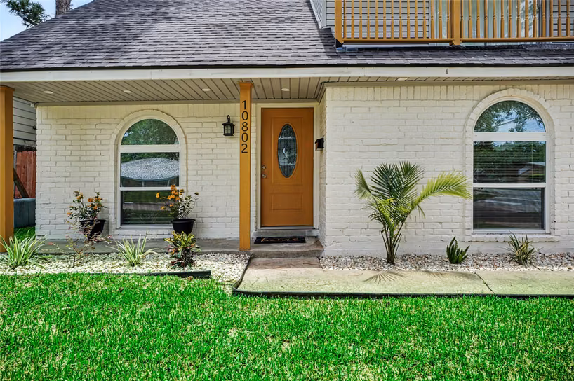 Photo 2 of 10802 Sagetrail Drive, Houston, TX