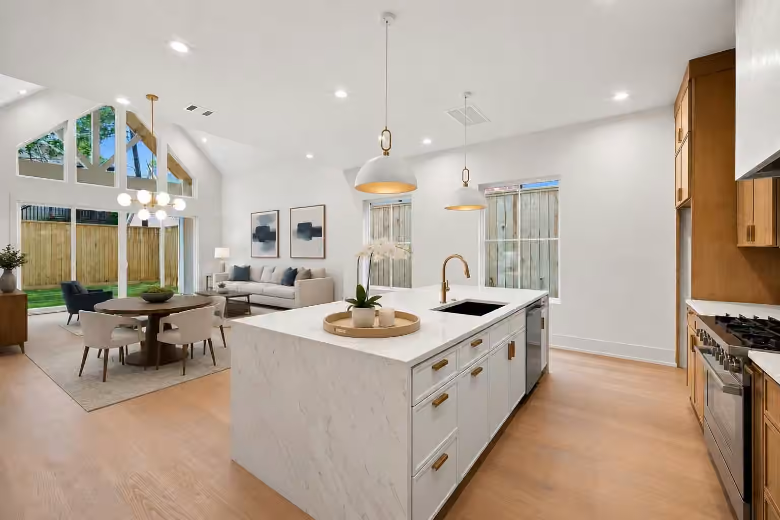 Photo 6 of 611 E 25th Street B, Houston, TX