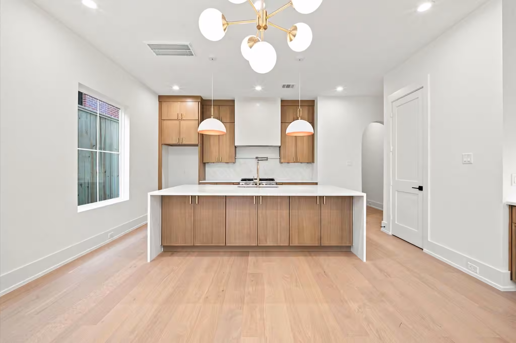Photo 7 of 611 E 25th Street B, Houston, TX