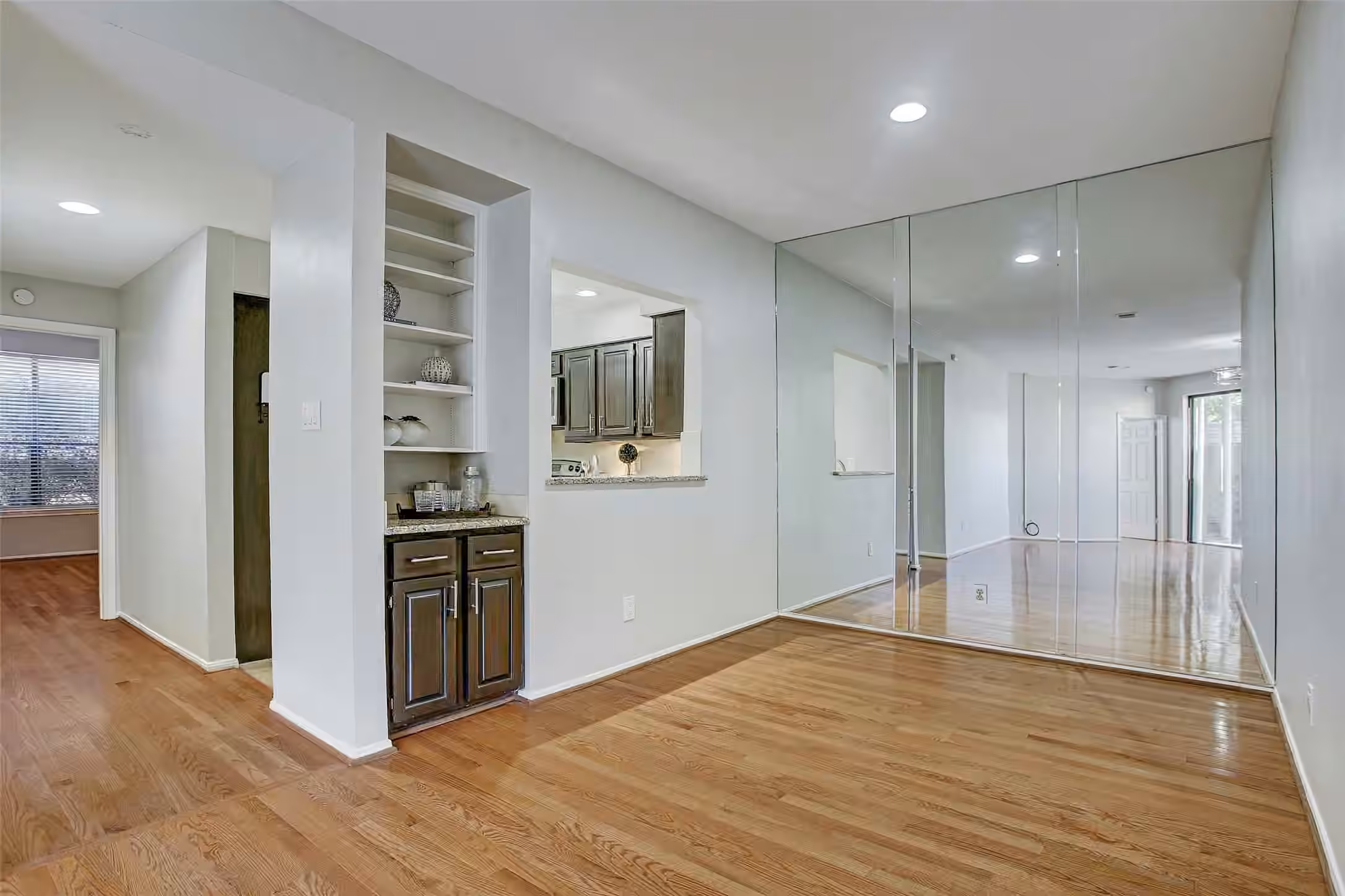 Photo 4 of 5200 Weslayan Street 112, Houston, TX
