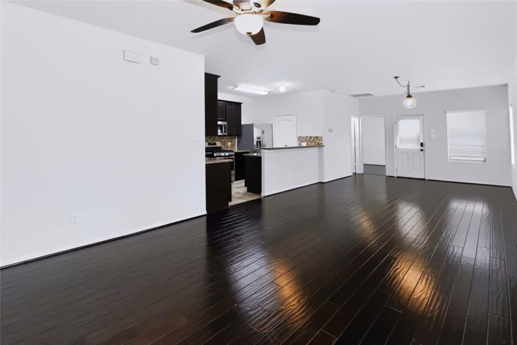 Photo 4 of 4918 Vista Village Lane, Houston, TX