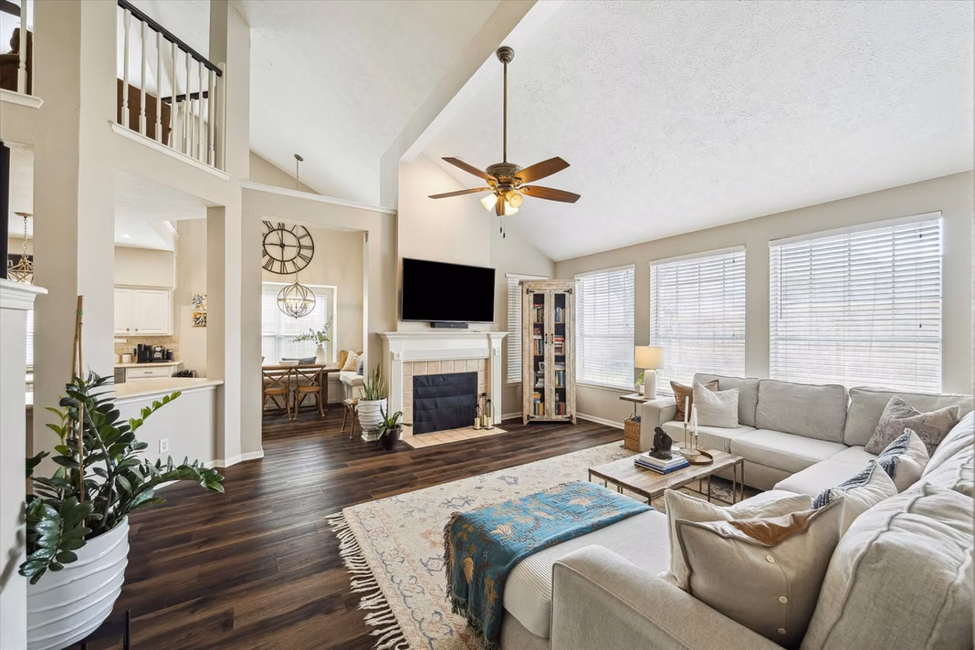 Photo 3 of 9831 Therrell Drive, Houston, TX