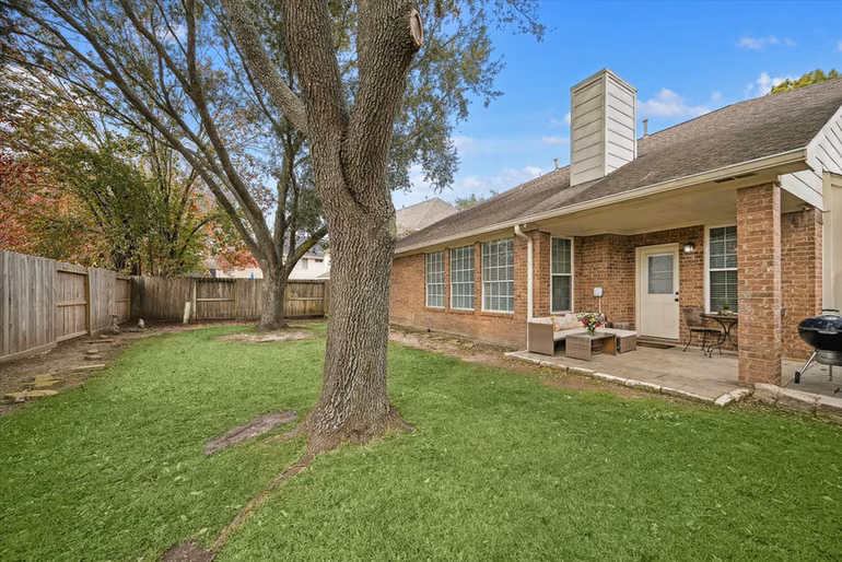Photo 5 of 9831 Therrell Drive, Houston, TX