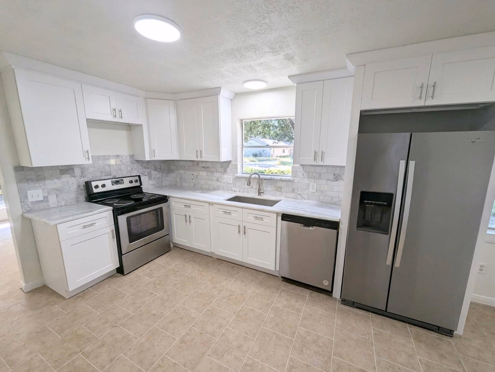 Photo 7 of 809 Glen Hollow Drive, Conroe, TX