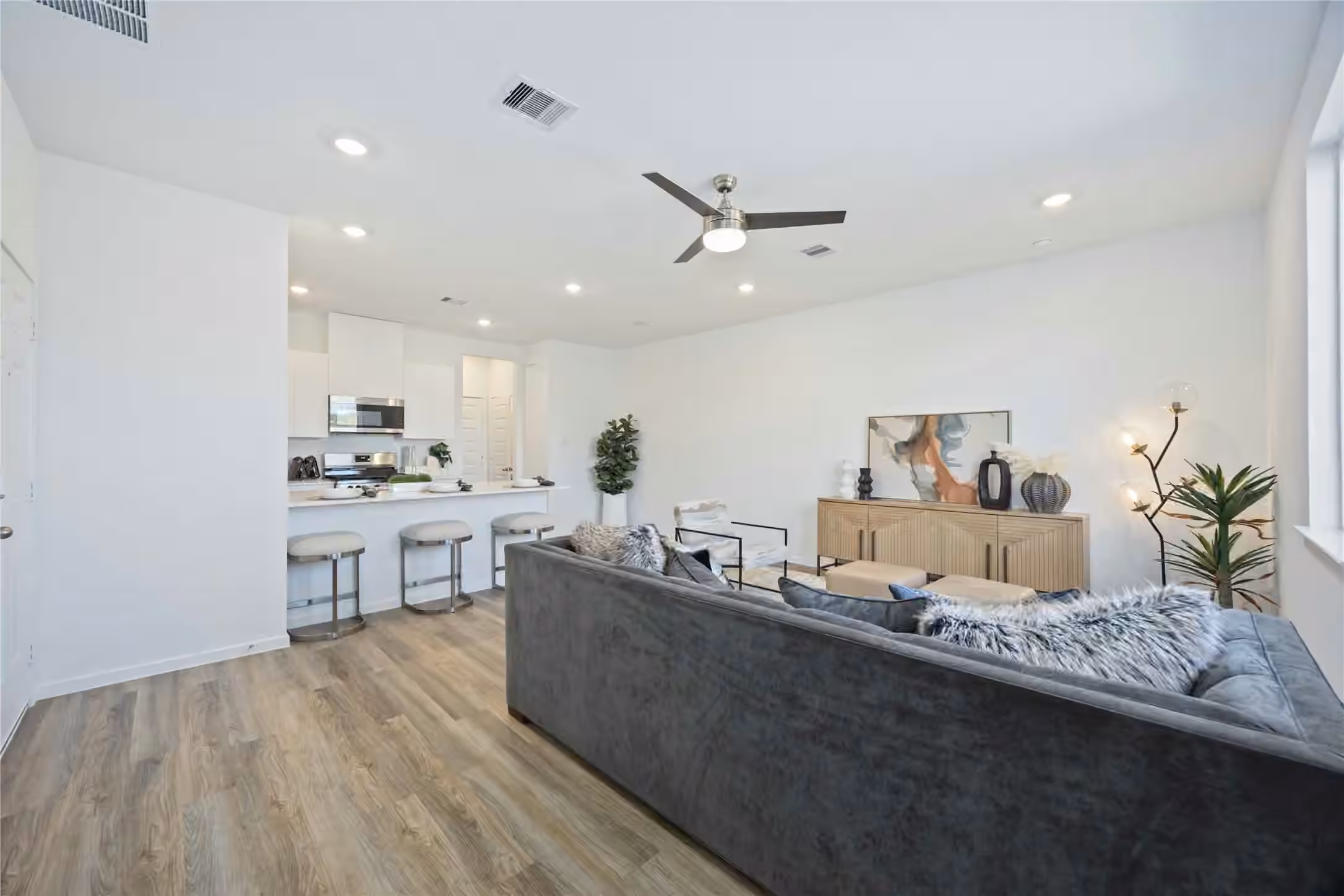 Photo 7 of 5910 Manning Oaks Street, Houston, TX