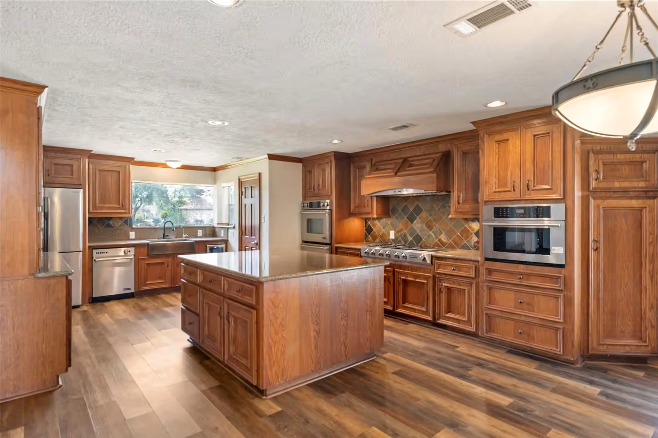 Photo 6 of 8802 Sedgemoor Drive, Tomball, TX