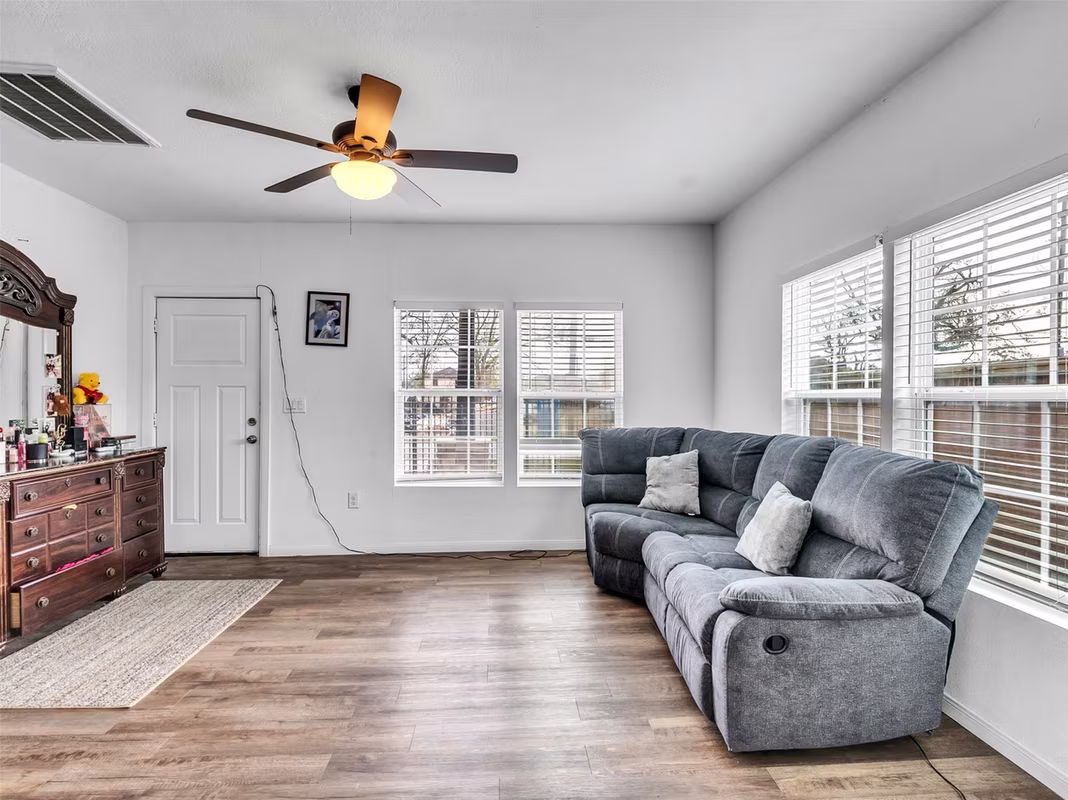 Photo 7 of 4101 Falls Street, Houston, TX