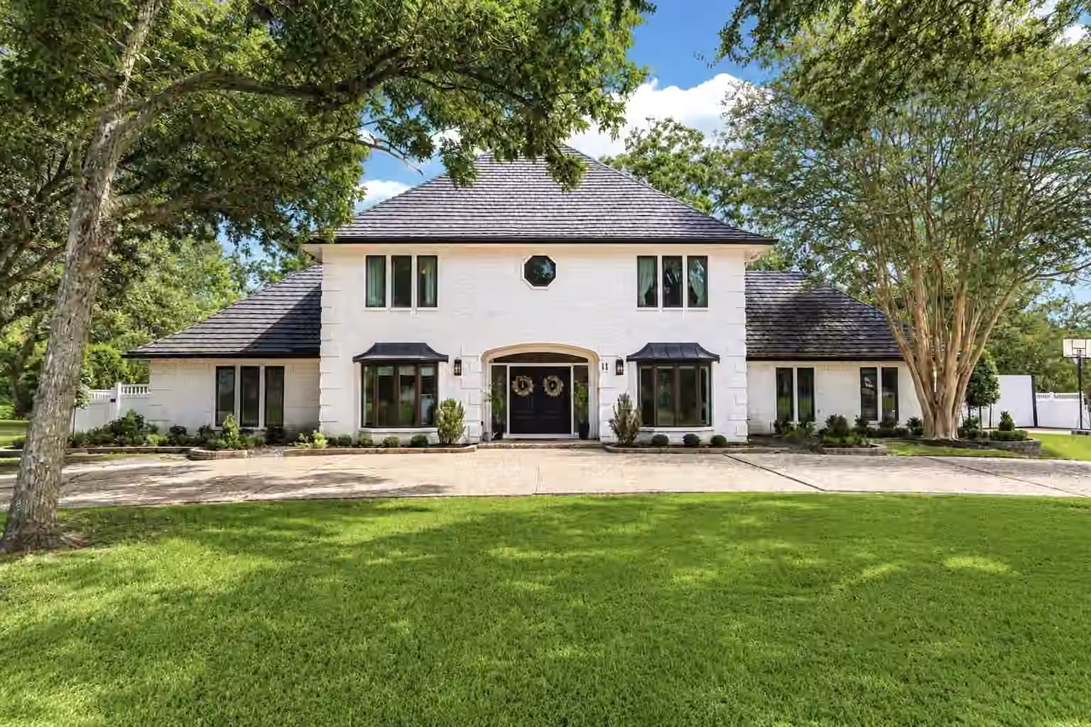 Photo 2 of 11 Haverford Lane, Friendswood, TX