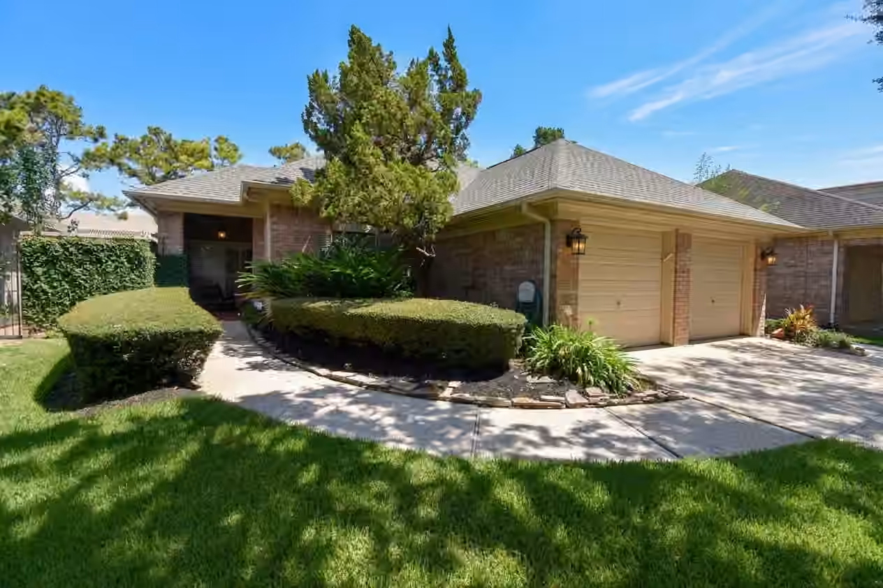 Photo of 2430 Fairway Pointe Drive, League City, TX 77573