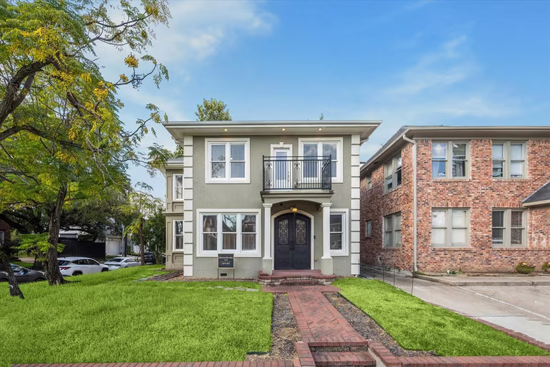 Photo 4 of 1220 W Gray Street, Houston, TX