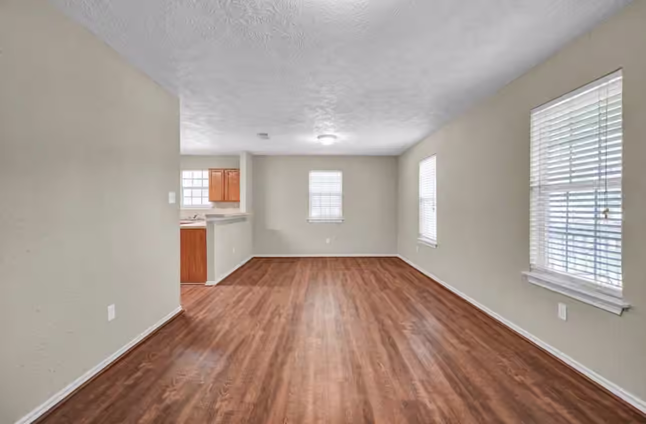 Photo 4 of 123 Robinson Road, Oyster Creek, TX