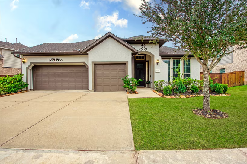 Photo of 6919 Red Oak Drive, Katy, TX 77493