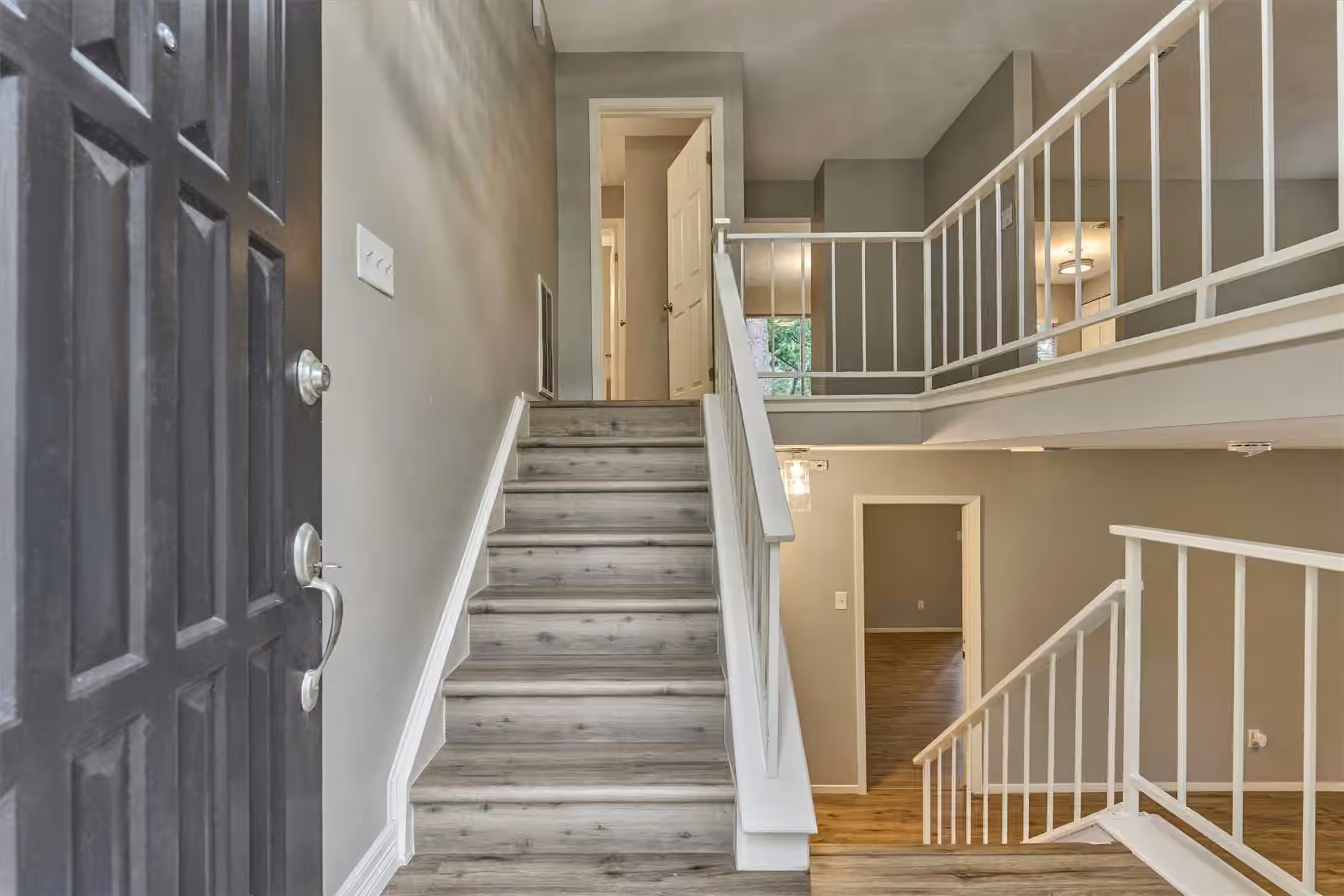Photo 4 of 2051 Oak Shores Drive, Kingwood, TX