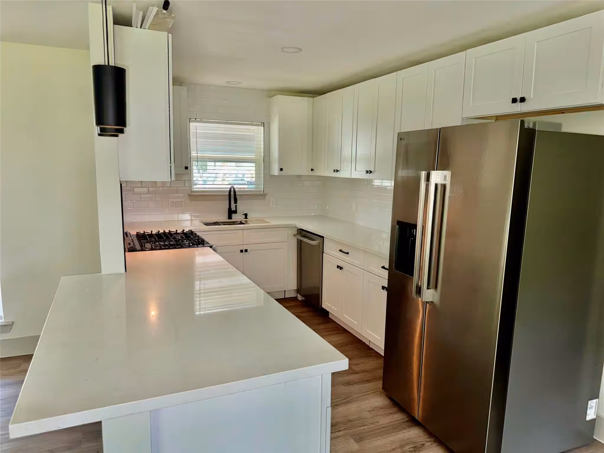 Photo 5 of 1303 S Franklin Avenue, Cleveland, TX