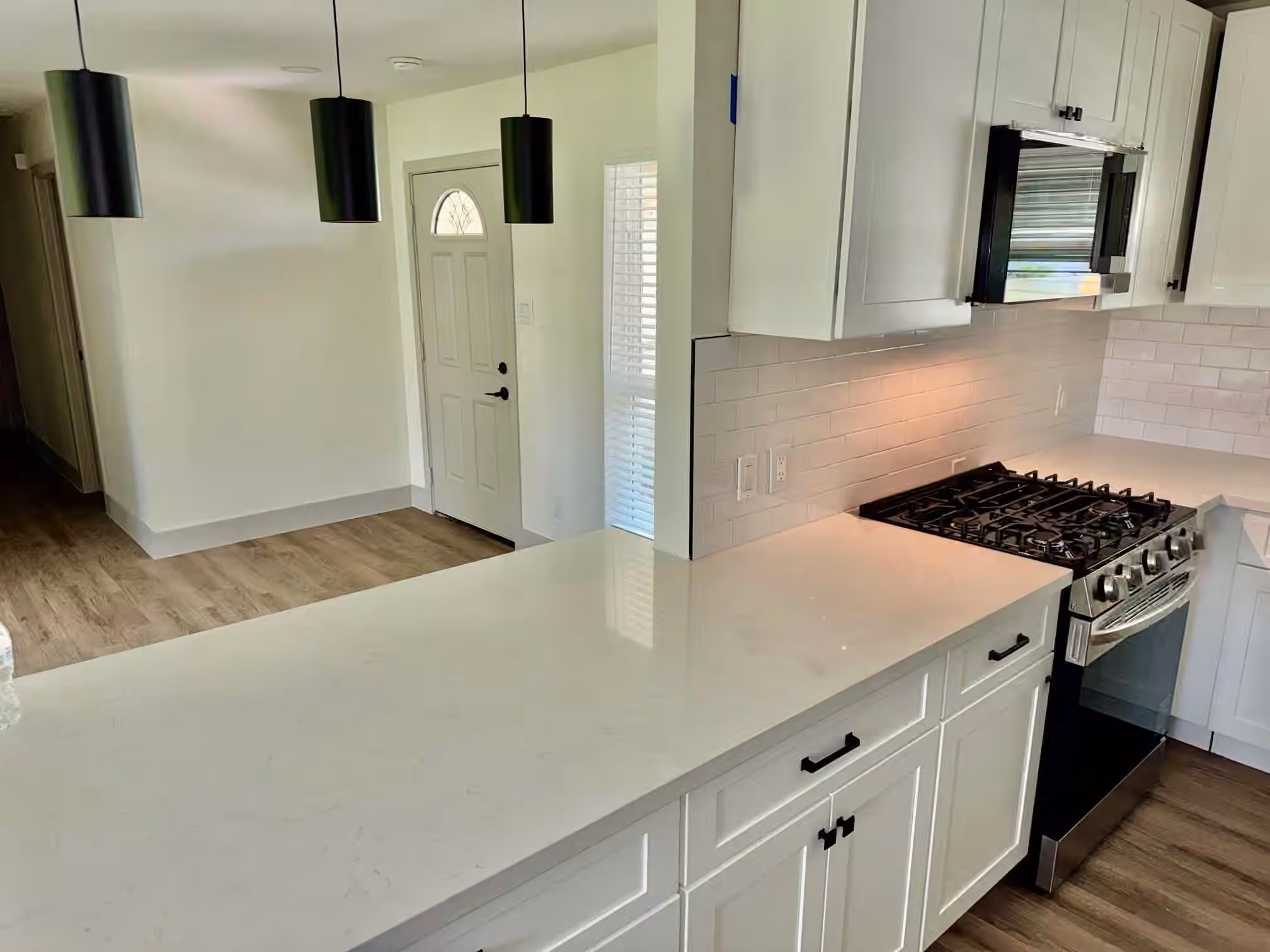 Photo 7 of 1303 S Franklin Avenue, Cleveland, TX