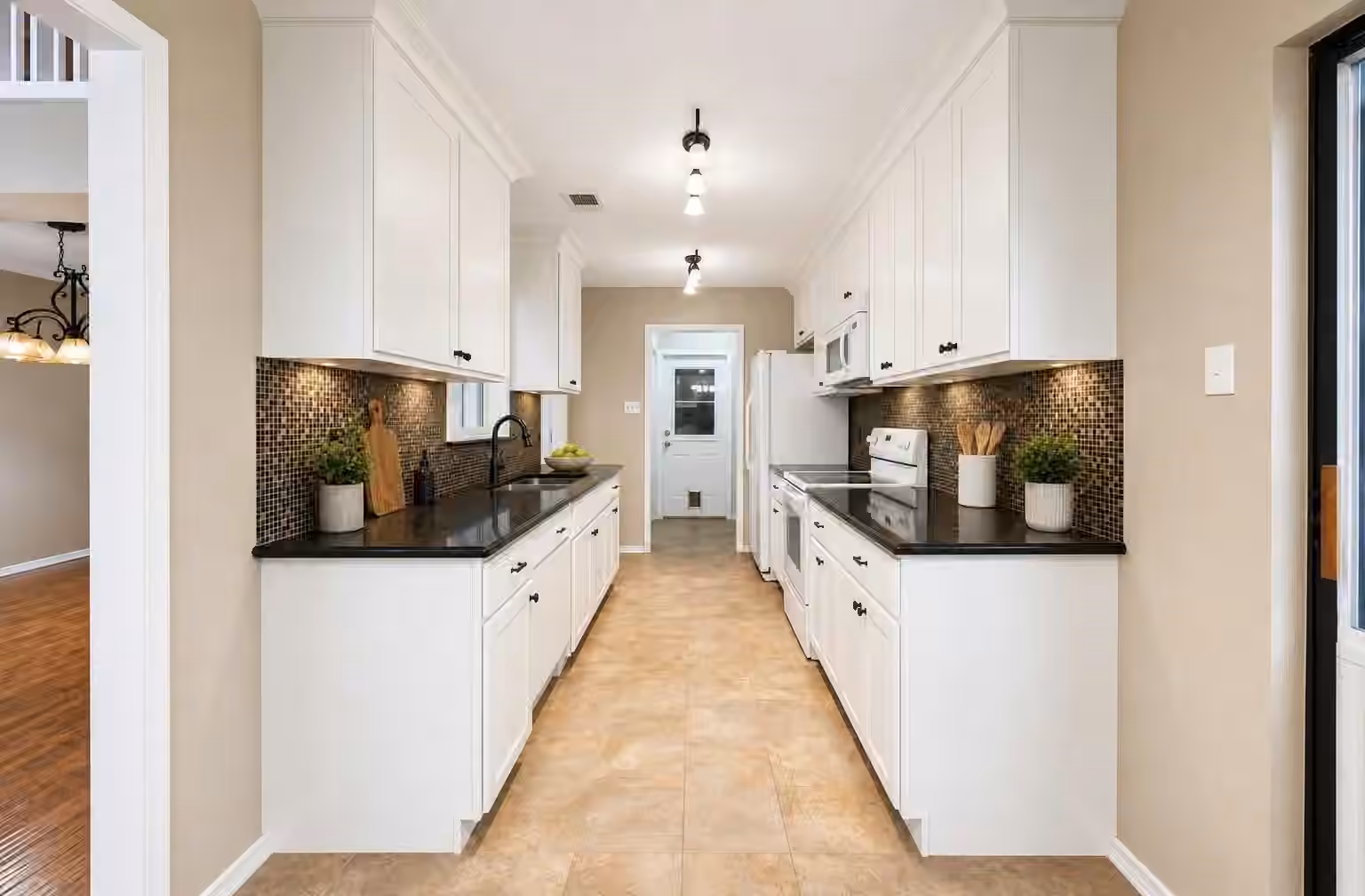 Photo 3 of 13882 Hollowgreen Drive 810, Houston, TX