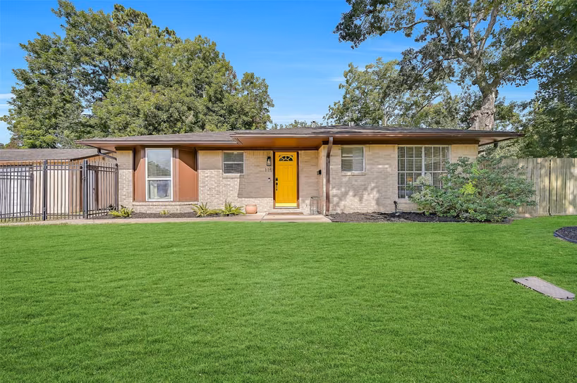 Photo of 115 S 8th Street, Alvin, TX