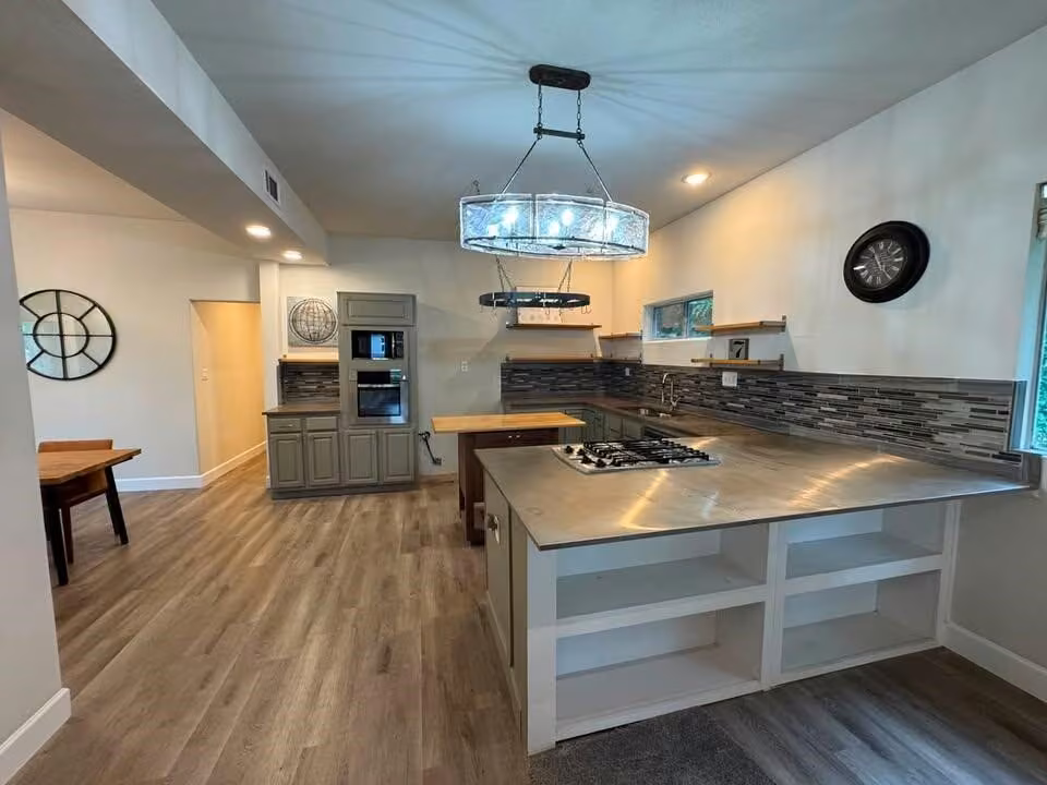 Photo 3 of 8105 Parker Road, Houston, TX