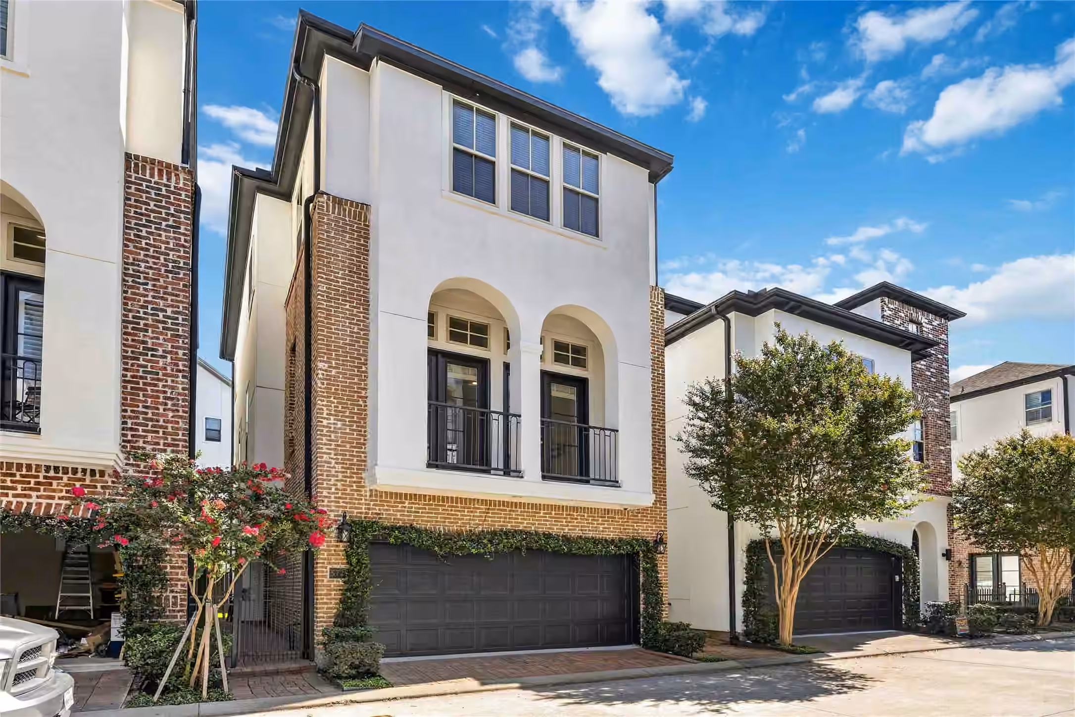 Photo 3 of 5723 Arabelle Lake, Houston, TX
