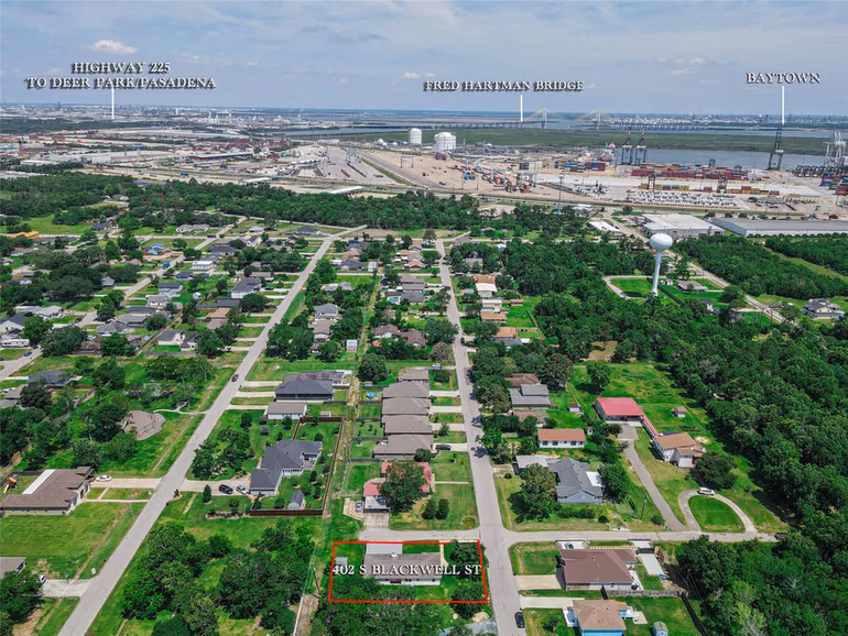 Photo 6 of 402 S Blackwell Street, Houston, TX