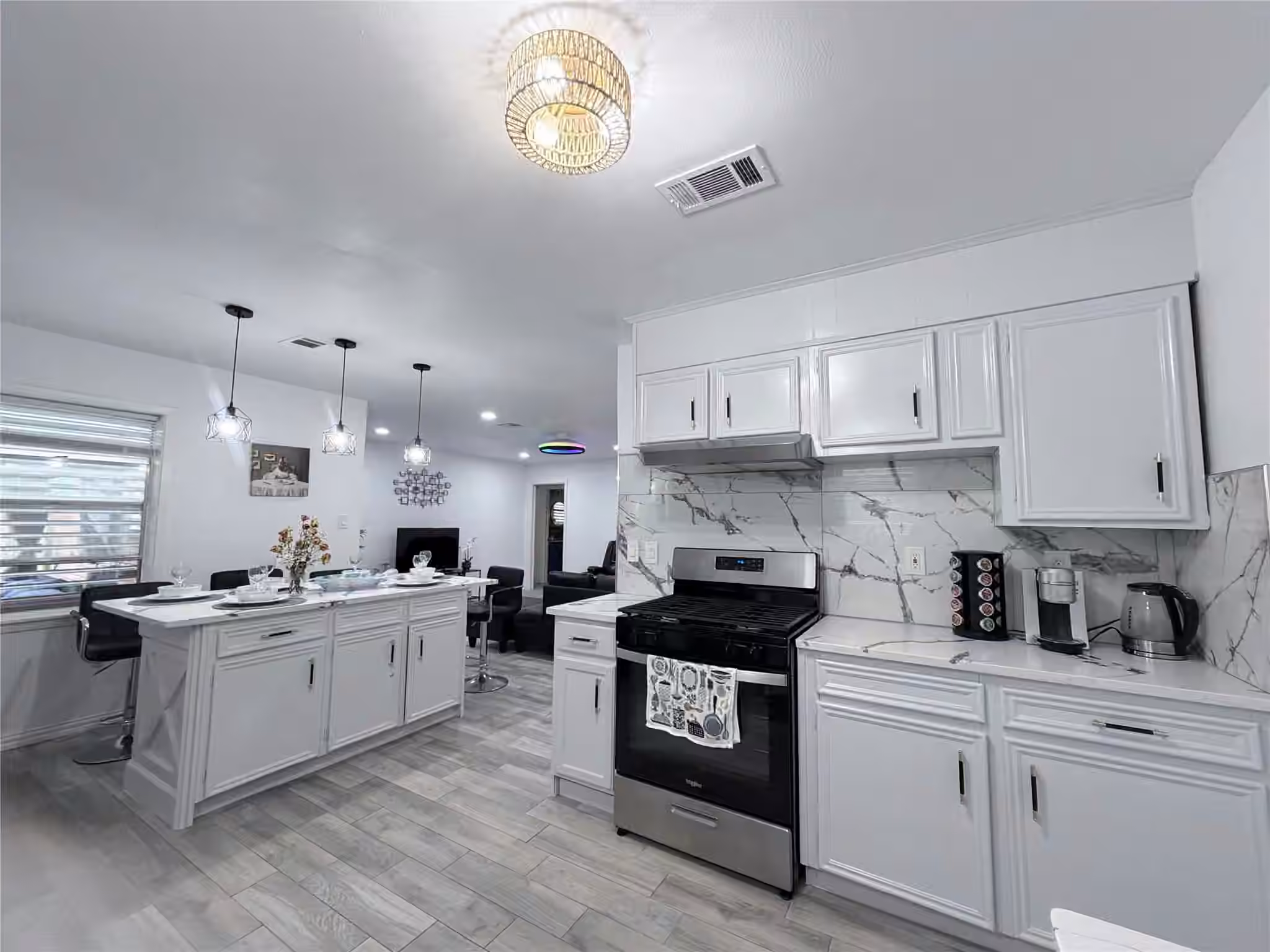 Photo 6 of 5420 Avenue O, Galveston, TX