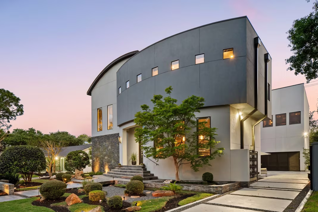 Photo 2 of 5311 Queensloch Drive, Houston, TX