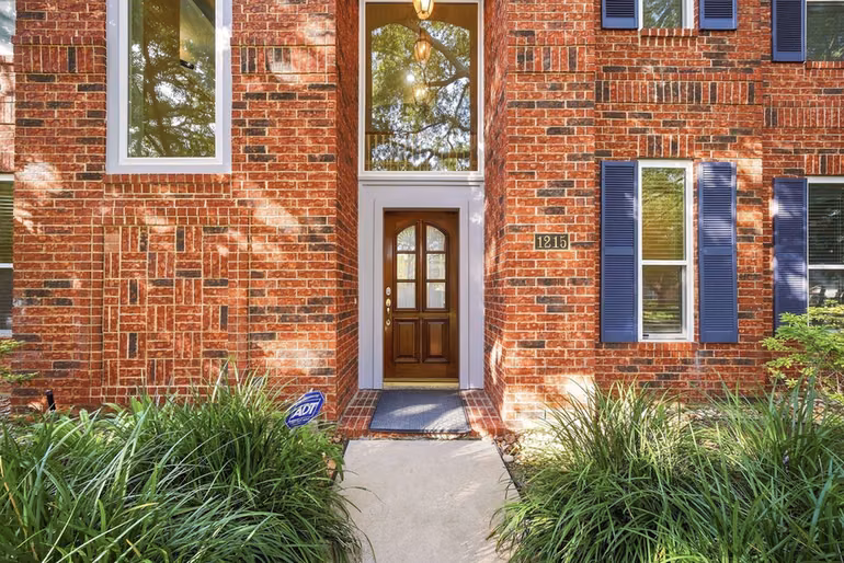 Photo 6 of 1215 Rosemeadow Drive, Houston, TX