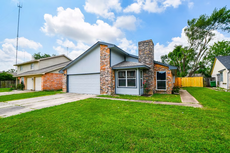 Photo 4 of 17022 Quail Park Drive, Missouri City, TX