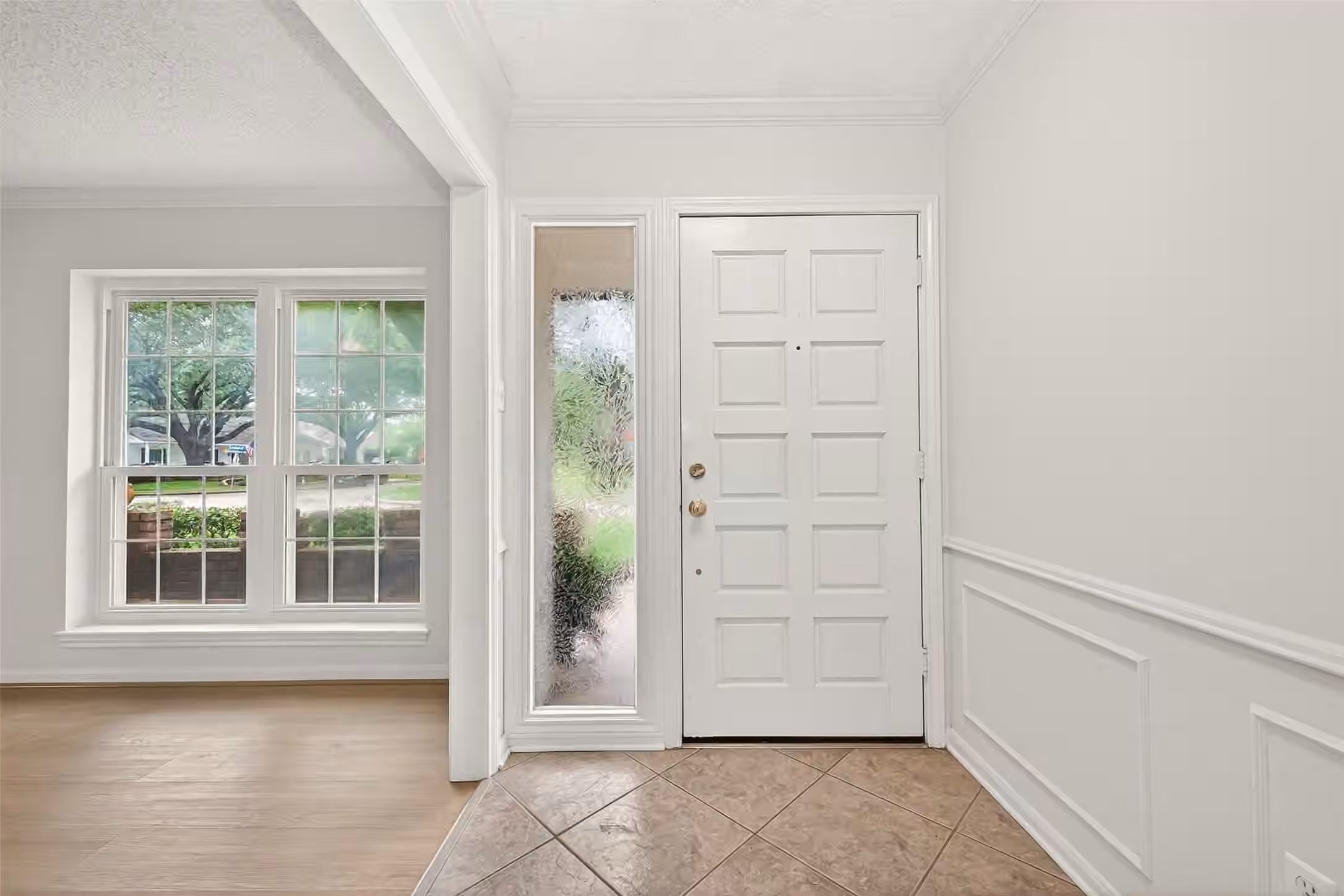 Photo 3 of 3031 Broadmoor Drive, Sugar Land, TX