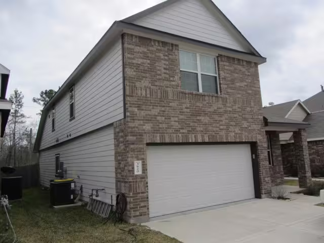 Photo 2 of 3820 Dyl Smitty Drive, Conroe, TX