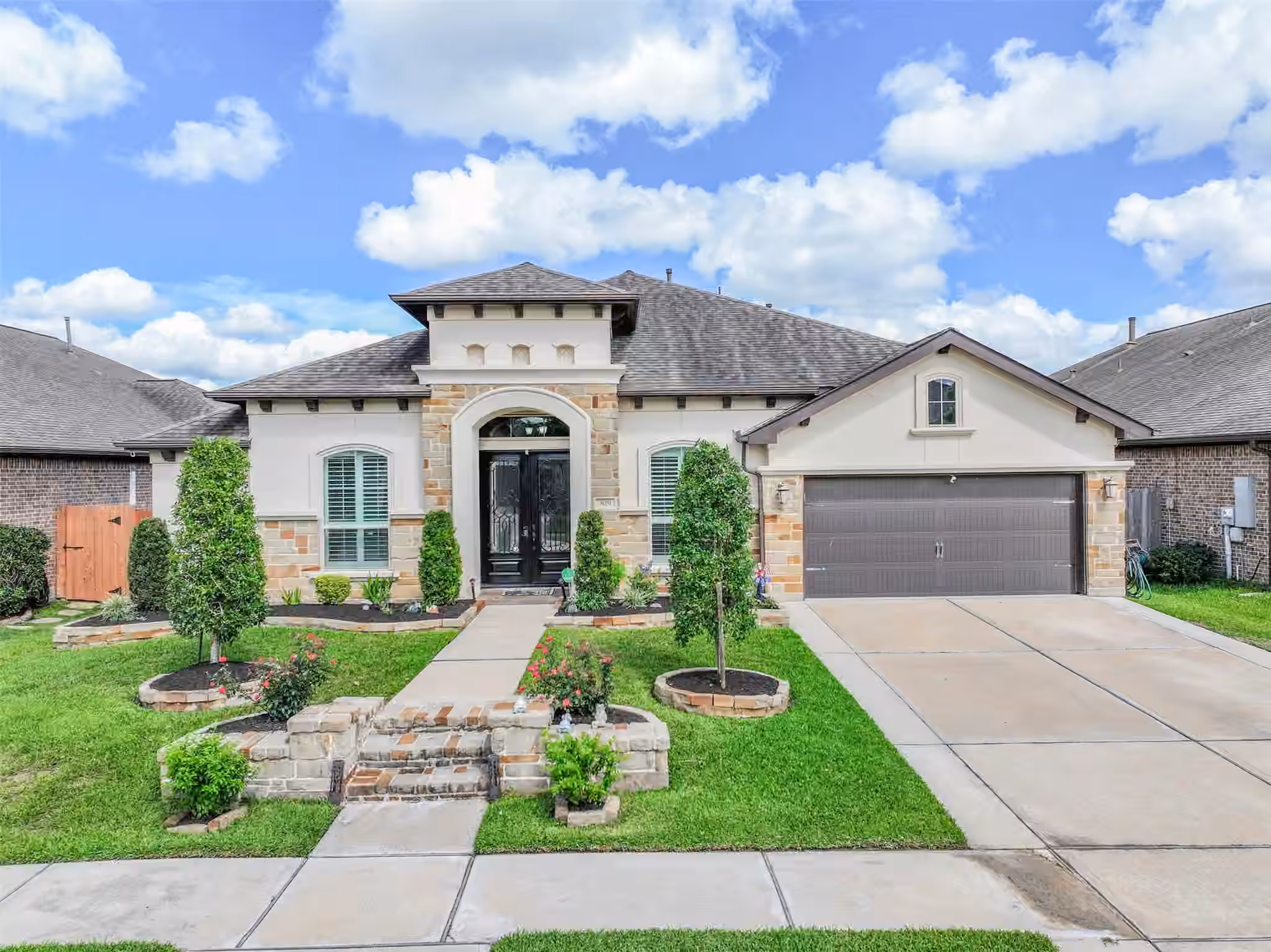Photo of 829 Sage Way Lane, Friendswood, TX 77546