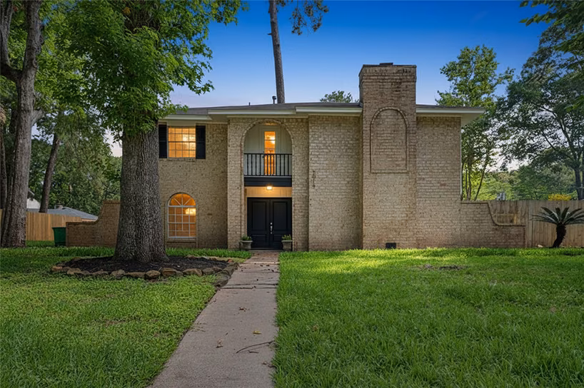 Photo 3 of 2019 Thousand Pines Drive, Kingwood, TX