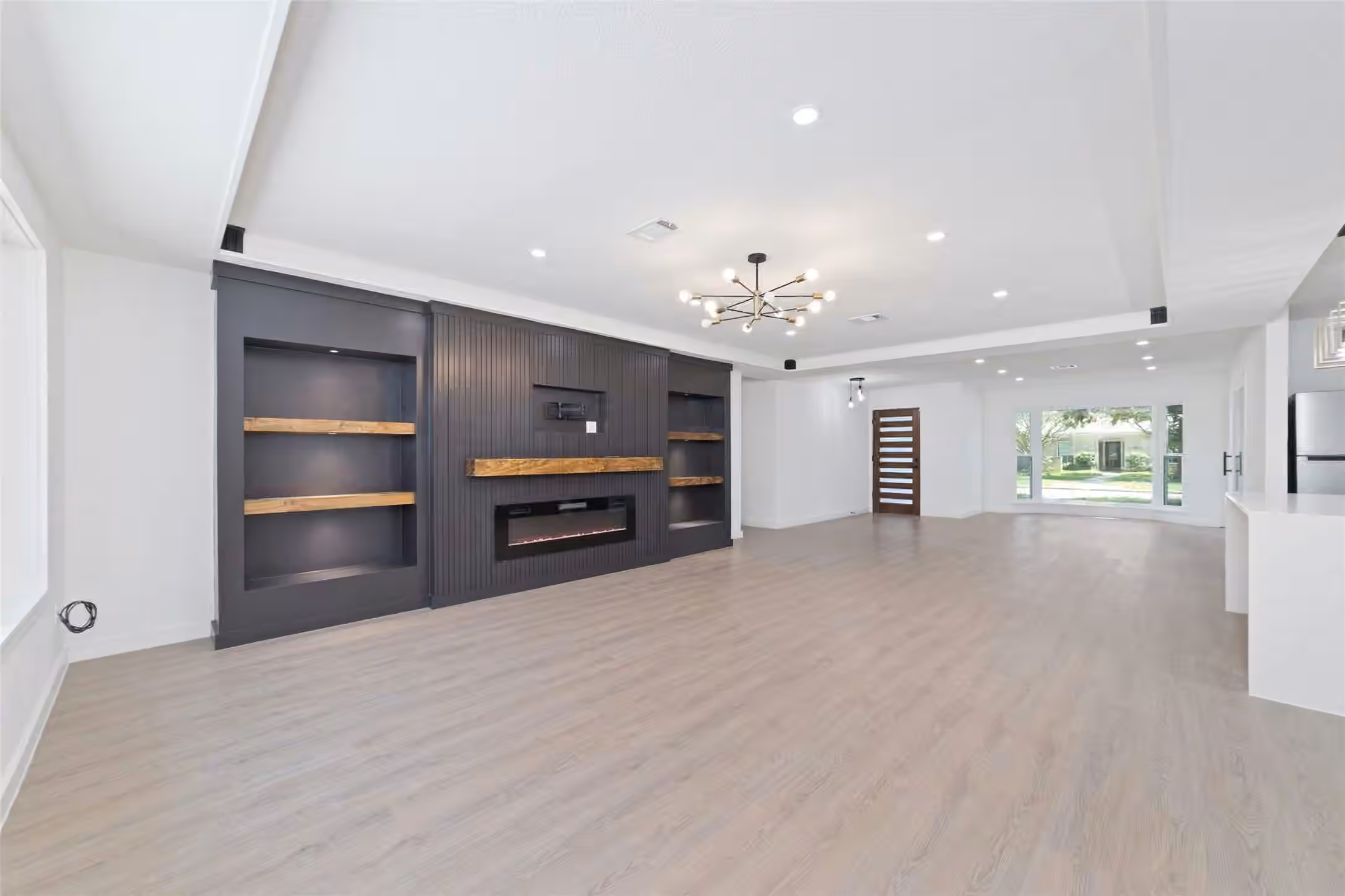 Photo 7 of 5950 Dumfries Dr, Houston, TX