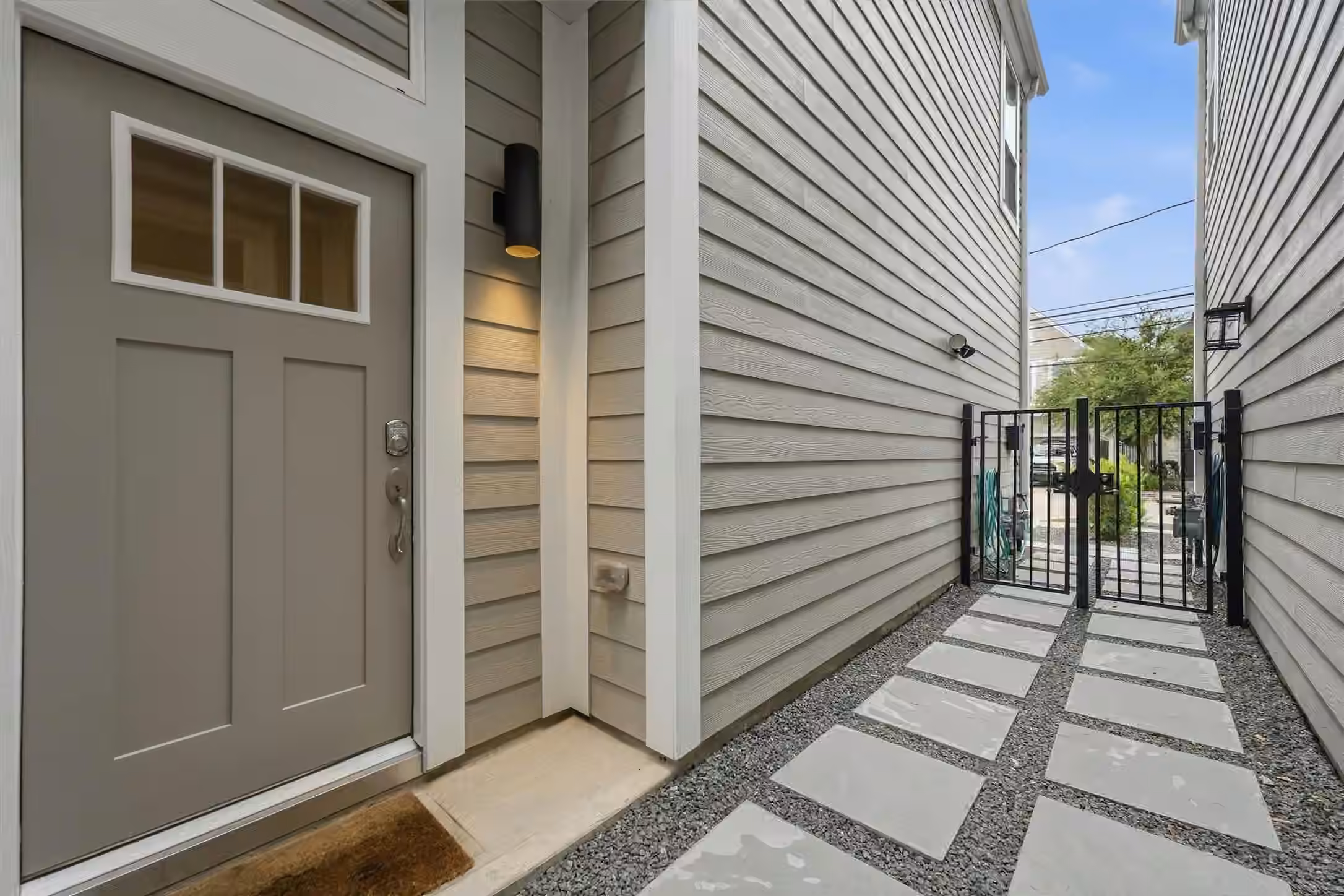 Photo 3 of 5326 Darling Street, Houston, TX