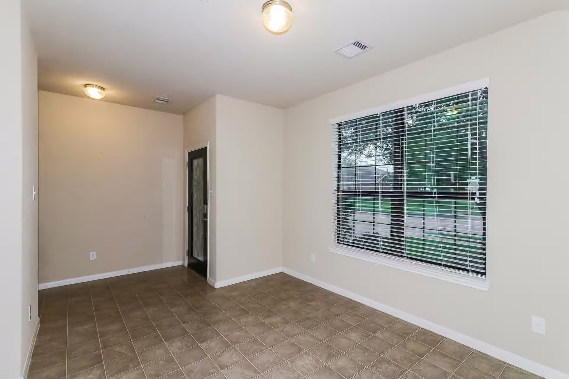Photo 2 of 429 De Coster Boulevard, Alvin, TX