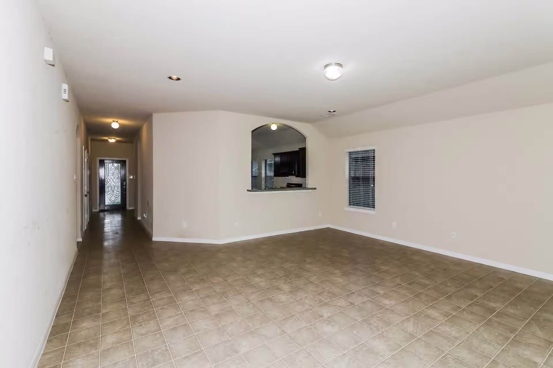 Photo 4 of 429 De Coster Boulevard, Alvin, TX