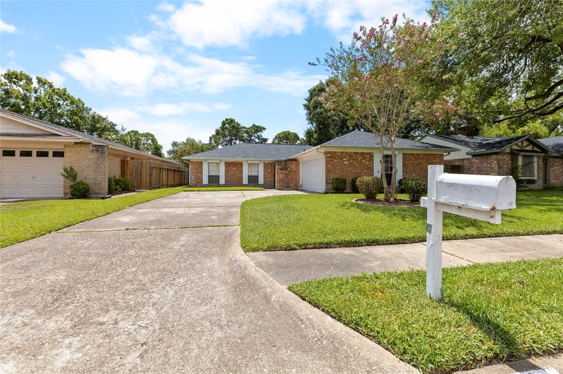 Photo 6 of 16410 Hickory Knoll Drive, Houston, TX