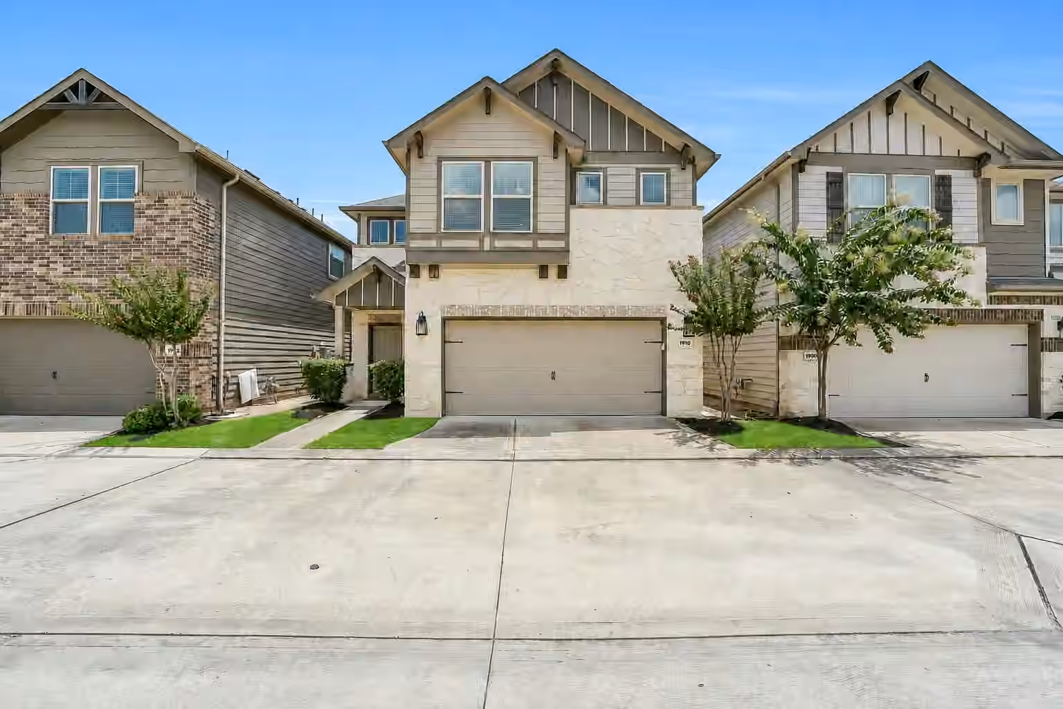 Photo 4 of 1910 Barrel Oak Drive, Houston, TX