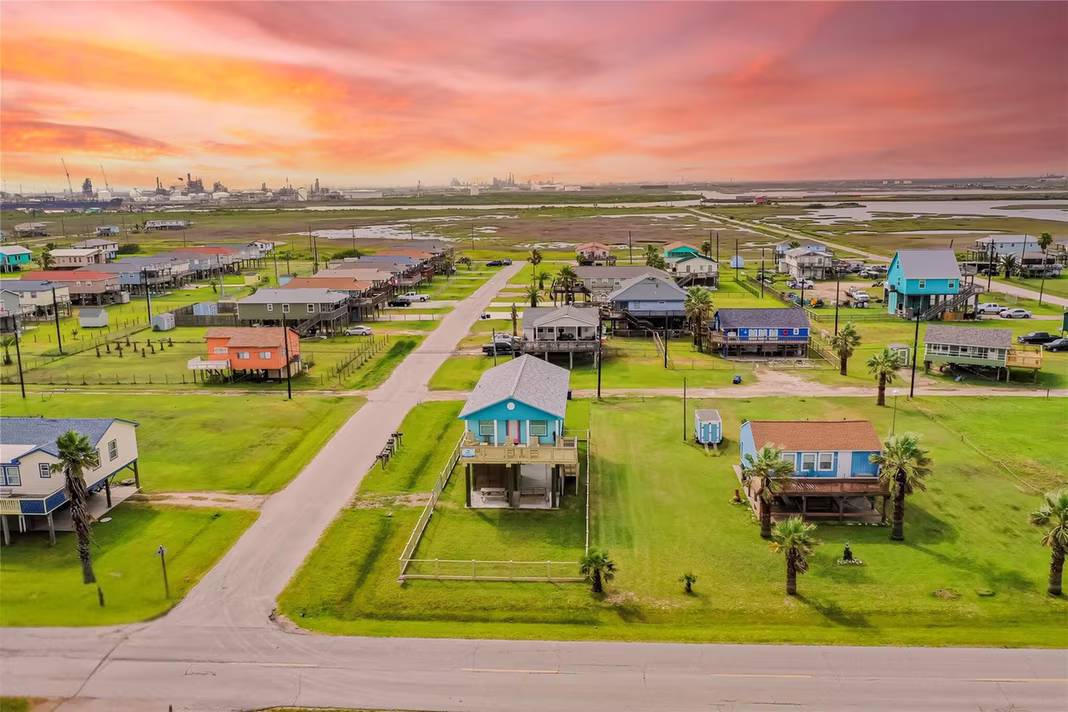 Photo of 722 Ft Velasco Drive, Freeport, TX 77541