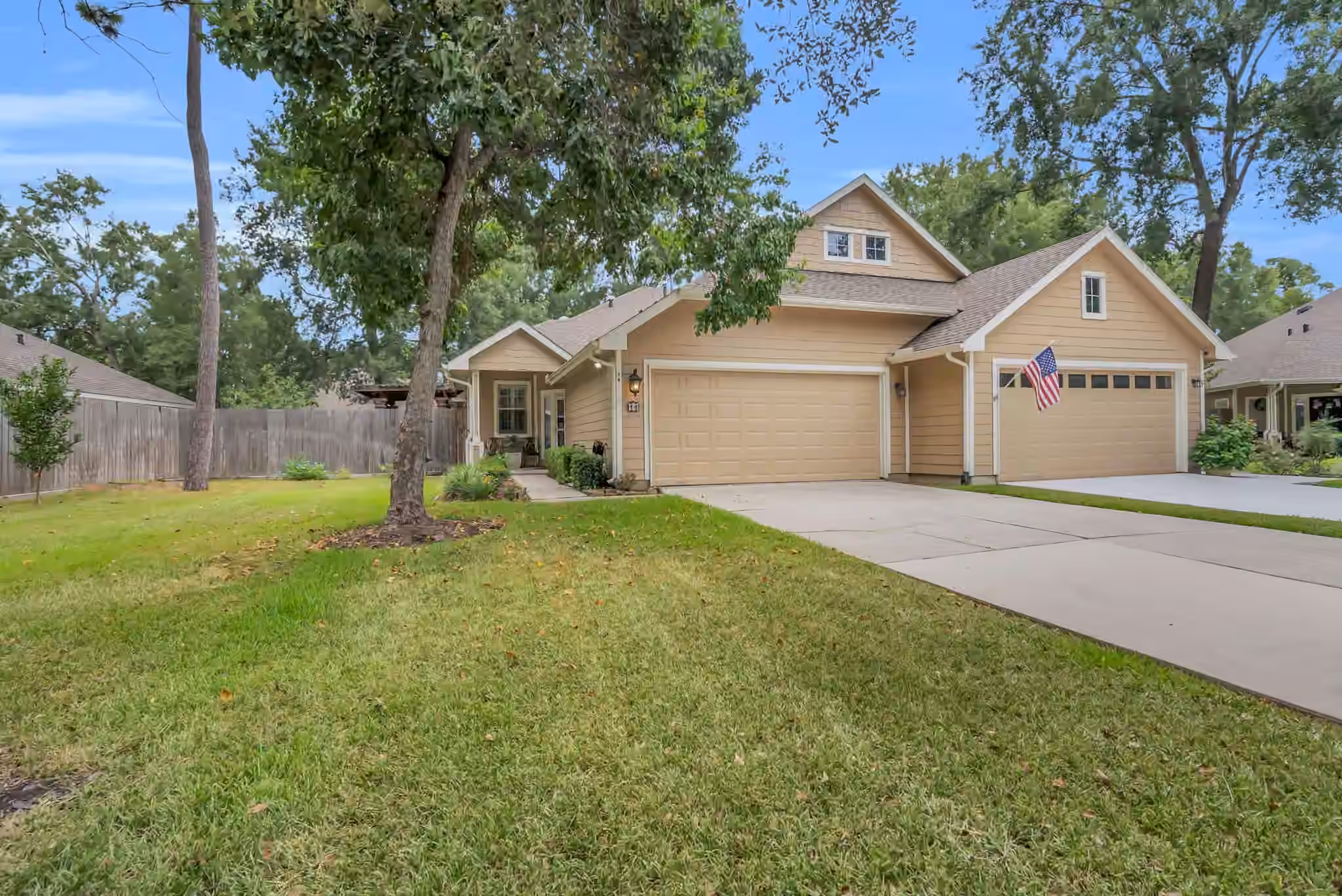 Photo of 14 Trafalgar Place, Conroe, TX