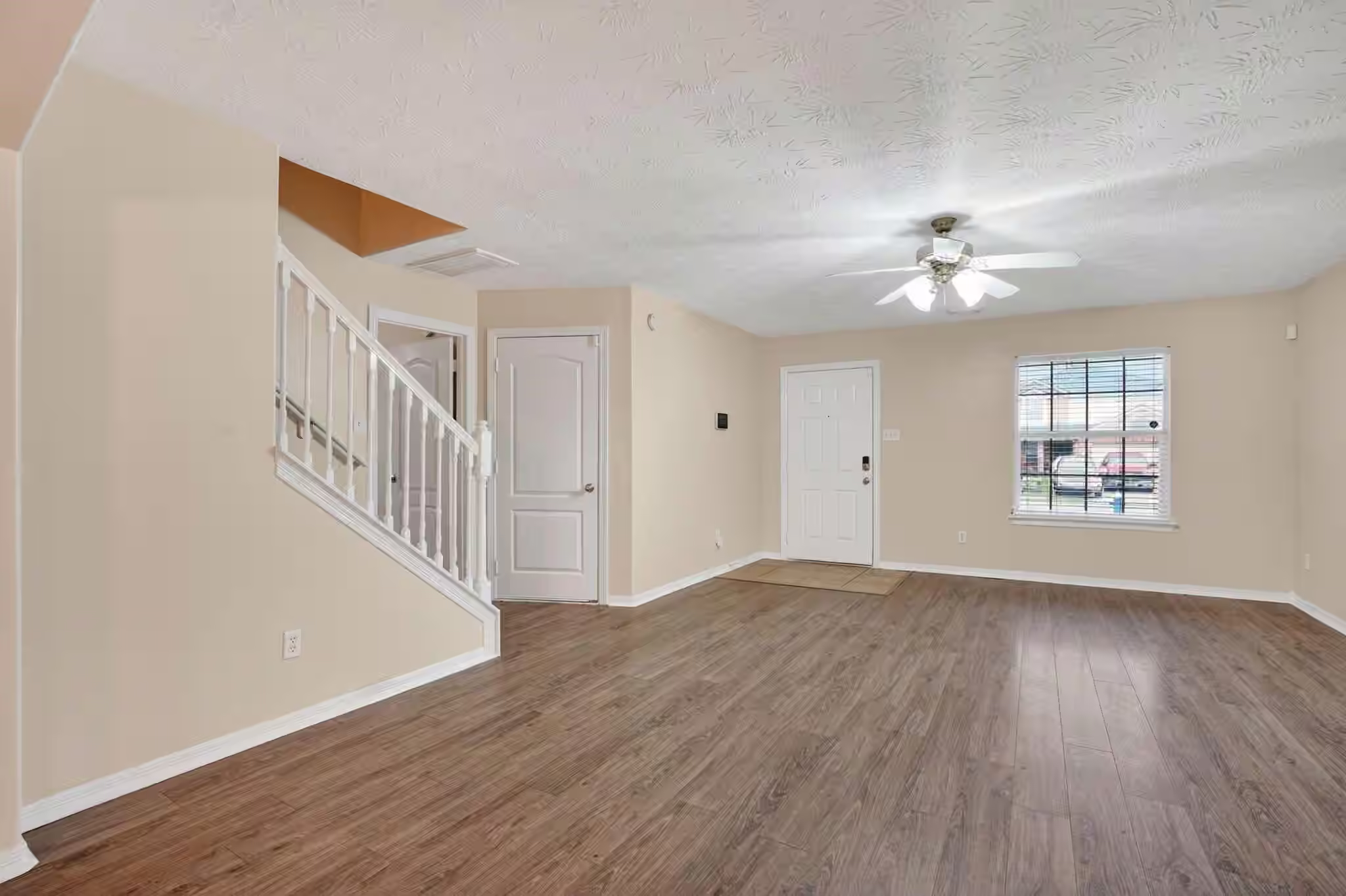 Photo 6 of 23635 Jasmine Terrace Drive, Spring, TX