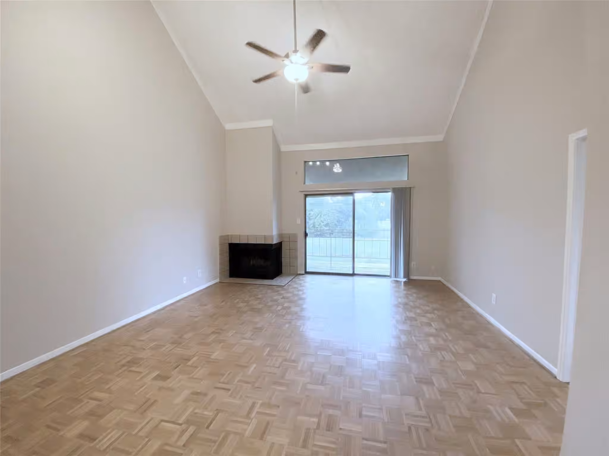 Photo 5 of 8499 Sands Point Drive, Houston, TX