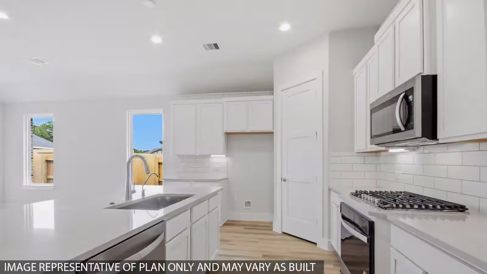 Photo 3 of 607 Paisley Harbor Court, Conroe, TX