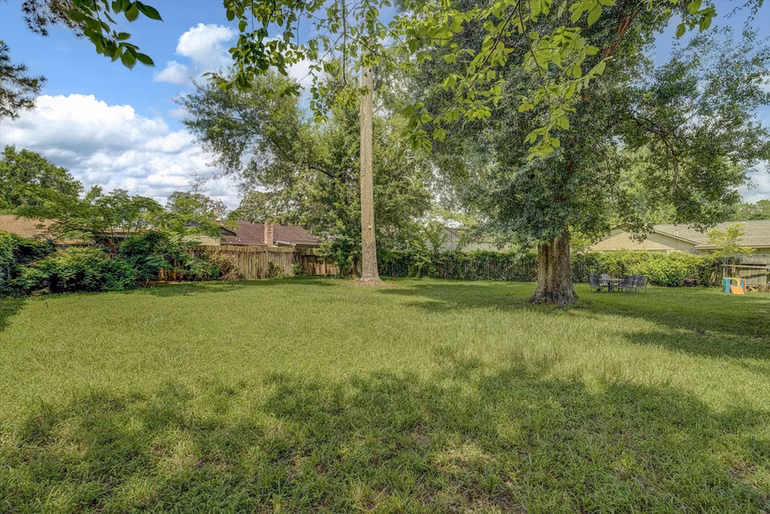 Photo 3 of 17502 Favor Bend Court, Humble, TX