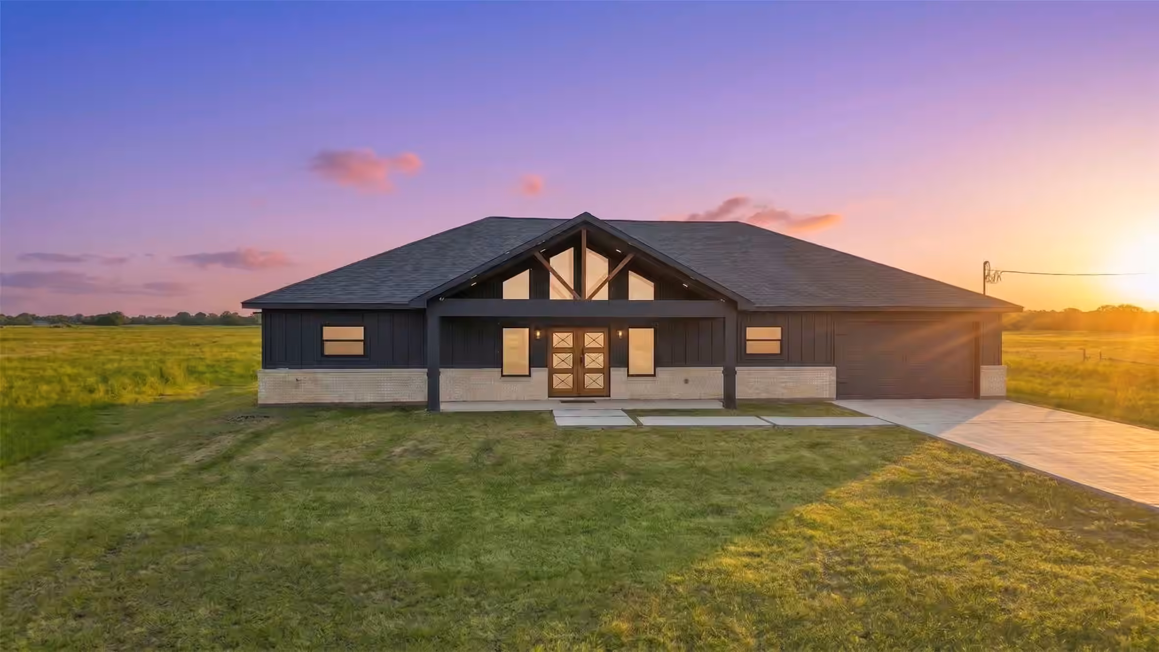Photo of 619 Chuckwagon Trail, Angleton, TX