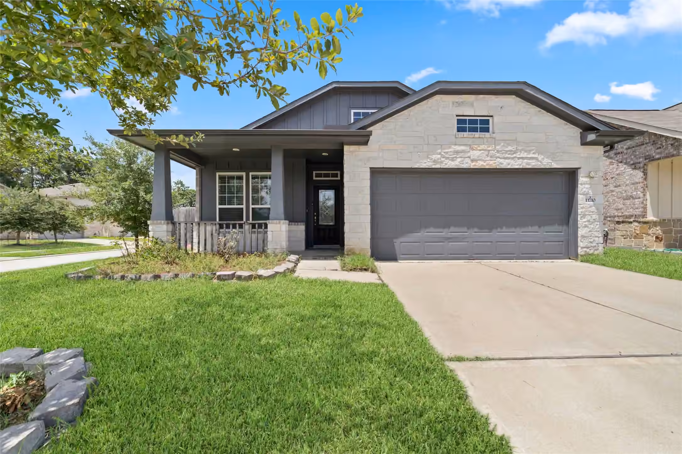 Photo 2 of 11710 Rosehall Reach Ln, Tomball, TX