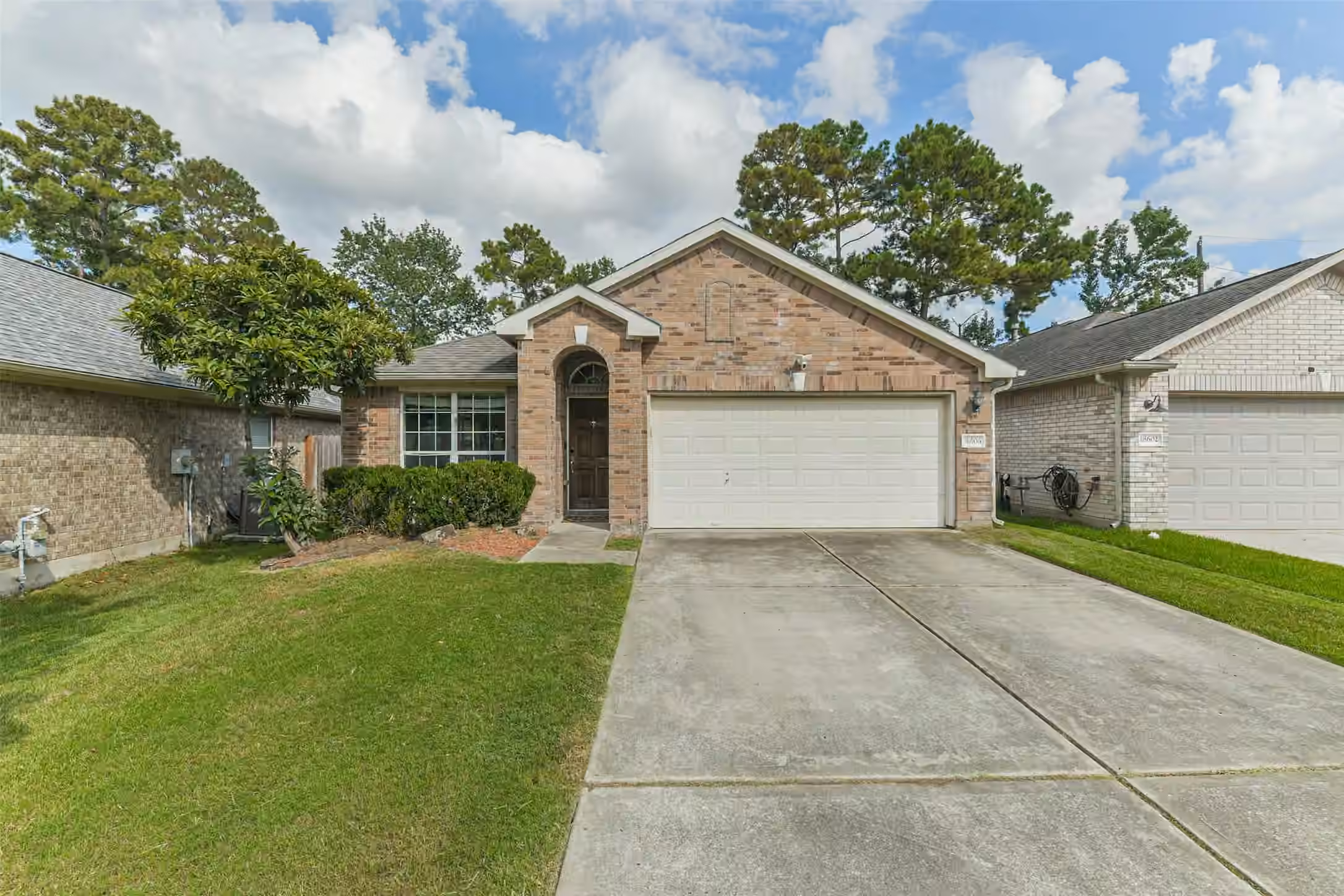 Photo 3 of 18606 Walden Glen Circle, Humble, TX