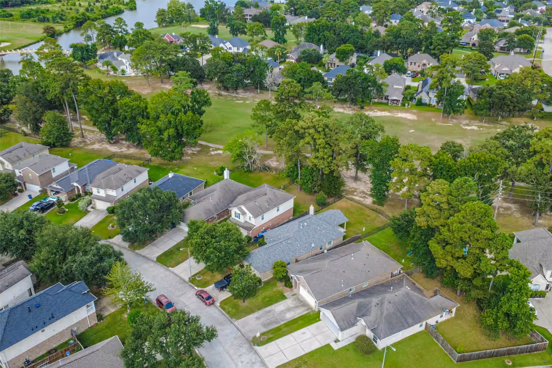 Photo 4 of 18606 Walden Glen Circle, Humble, TX