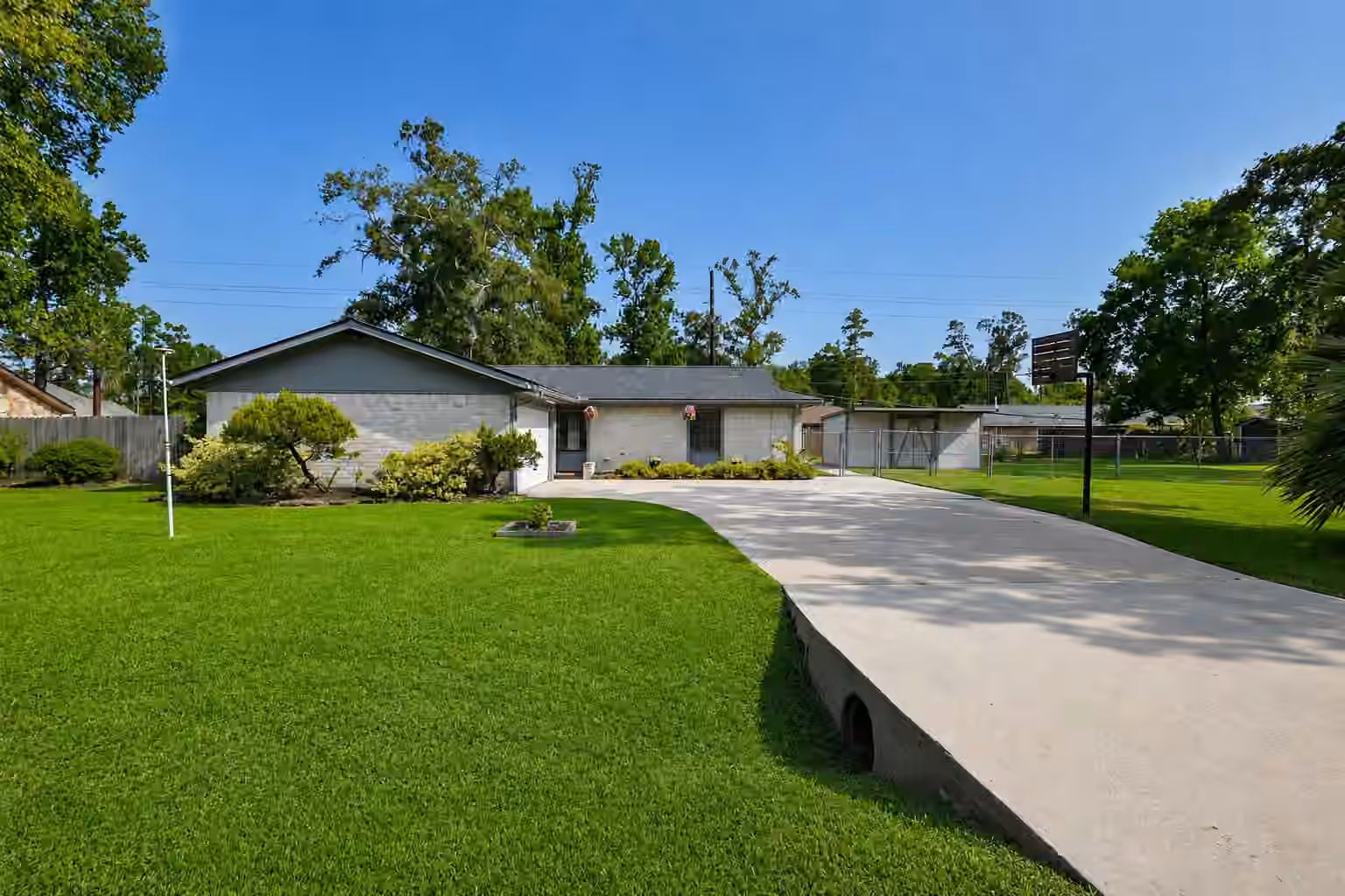 Photo of 2818 Rapho Street, Crosby, TX 77532